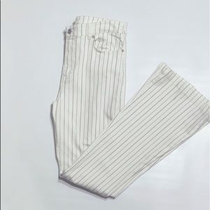 NWT size 29/34 Chelsea and Violet flare jeans